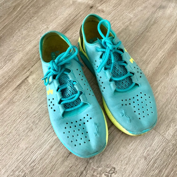 Under Amour lightweight running shoes size 6.5 - Picture 3 of 8